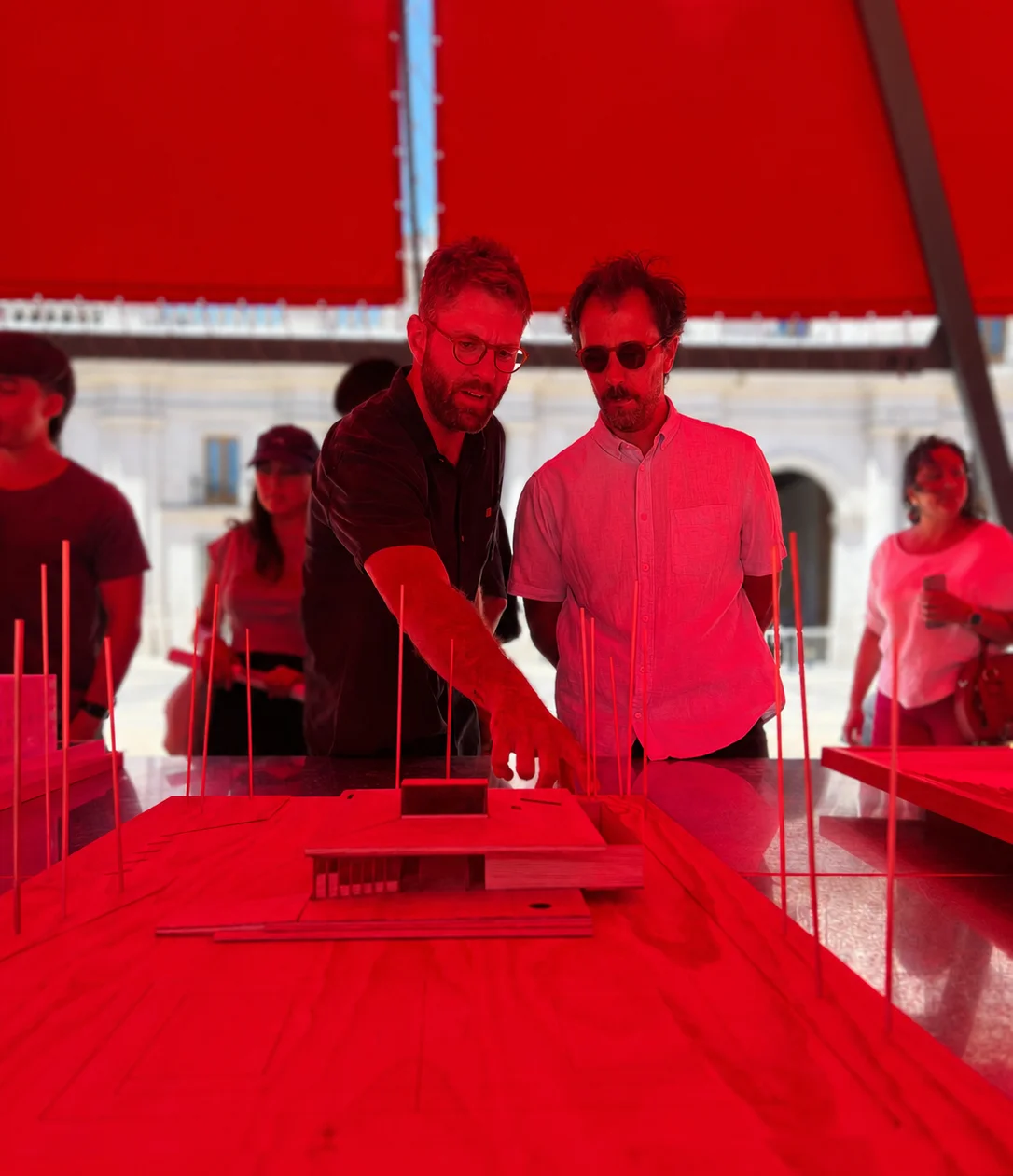 Felipe Giannini y Sergio Villarroel en la Bienal de Arquitectura